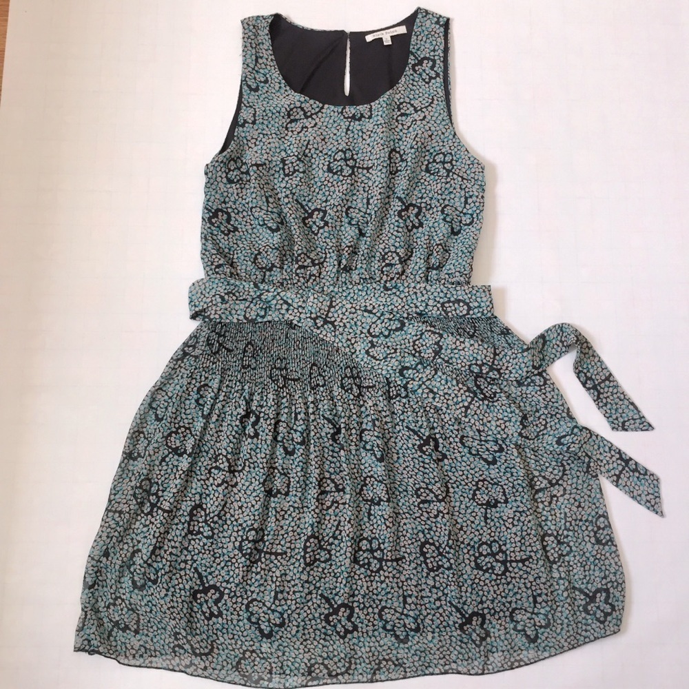 Black Rainn Floral Belted Pleated A-line Dress M